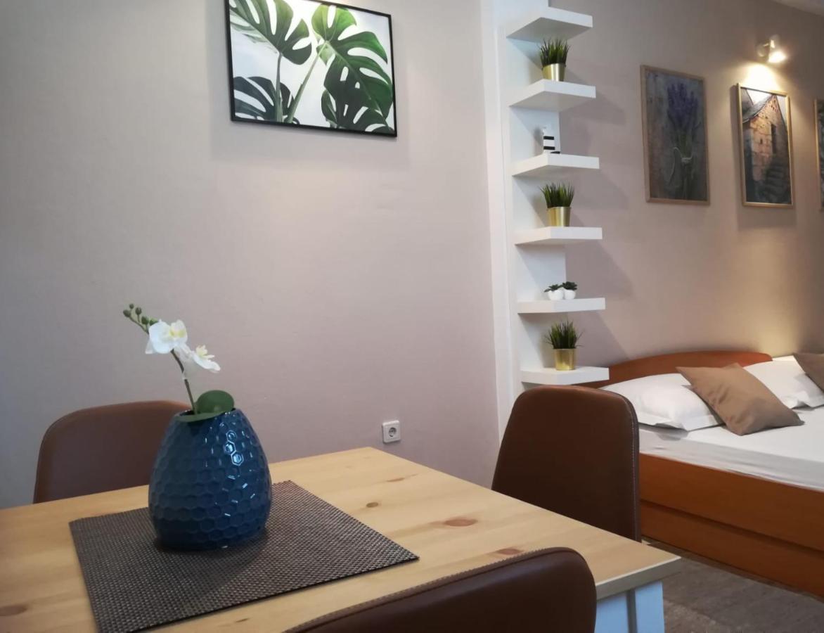 Apartments Carevic Ante บาชกาโวดา ภายนอก รูปภาพ