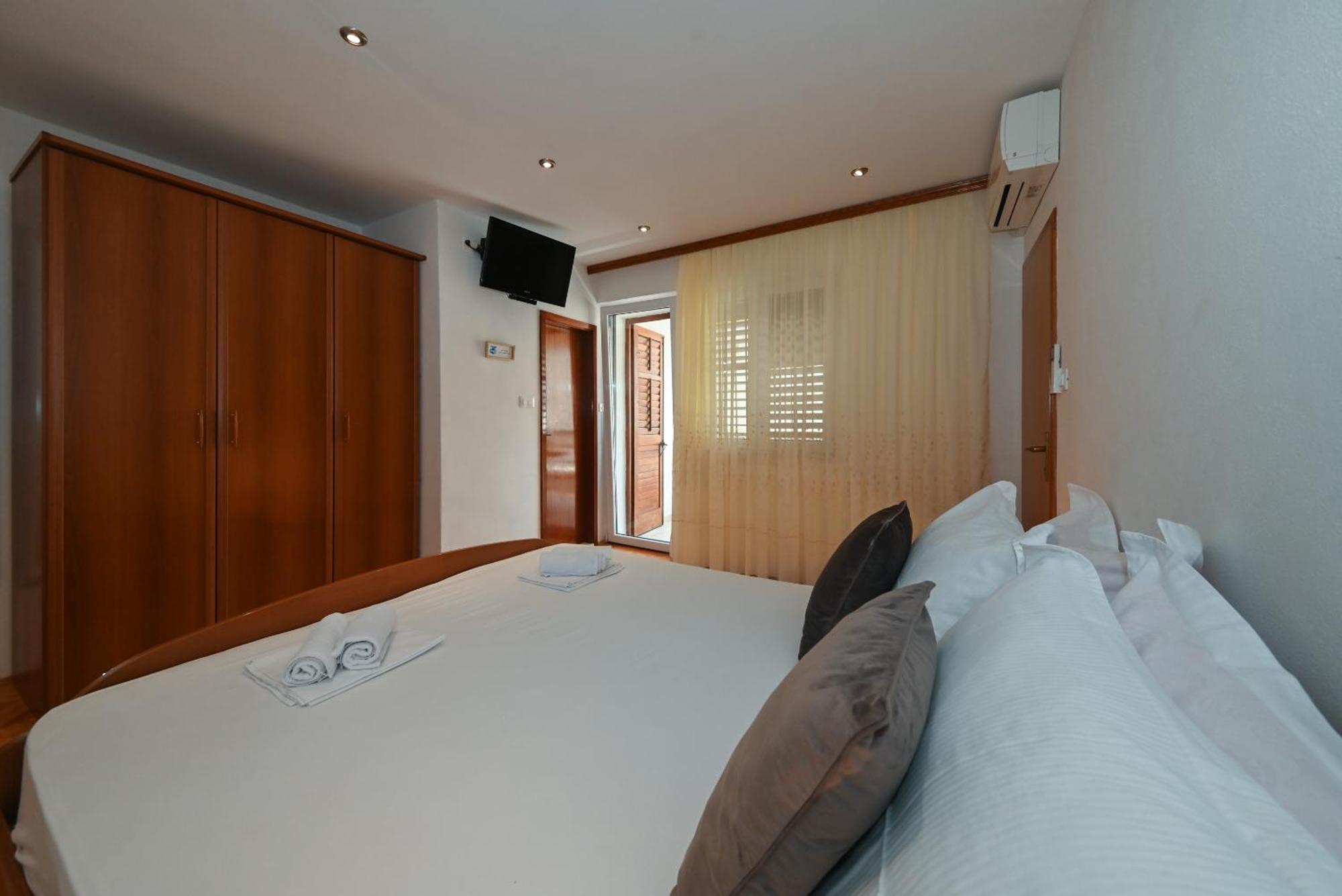 Apartments Carevic Ante บาชกาโวดา ภายนอก รูปภาพ